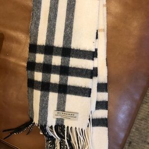 Burberry cashmere scarf